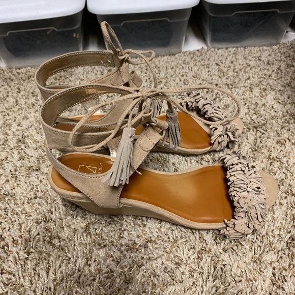 Fringe wedge sandals - Picture 2 of 3